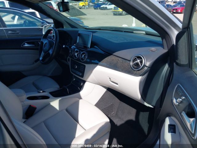 Photo 4 VIN: WDDVP9AB7HJ011725 - MERCEDES-BENZ B 250E 