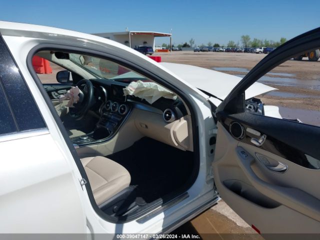 Photo 4 VIN: WDDWF4JB1HR243331 - MERCEDES-BENZ C 300 