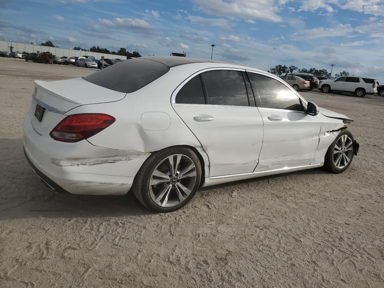 Photo 2 VIN: WDDWF4JB4JR349178 - MERCEDES-BENZ C-KLASSE 