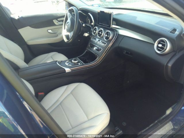 Photo 4 VIN: WDDWF4JB9HR256151 - MERCEDES-BENZ C-CLASS 