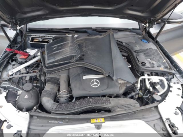 Photo 9 VIN: WDDWF4JBXJR375736 - MERCEDES-BENZ C-CLASS 