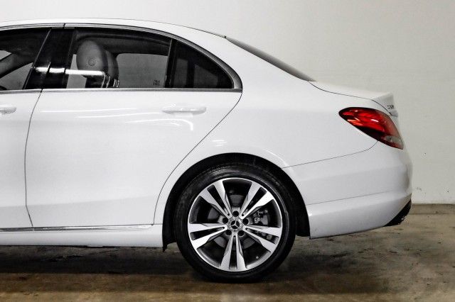 Photo 9 VIN: WDDWF4JBXJR416351 - MERCEDES-BENZ C-CLASS 