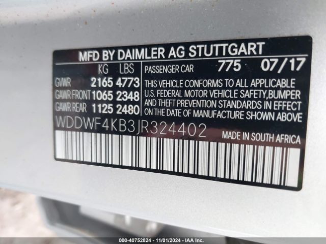 Photo 8 VIN: WDDWF4KB3JR324402 - MERCEDES-BENZ C-CLASS 