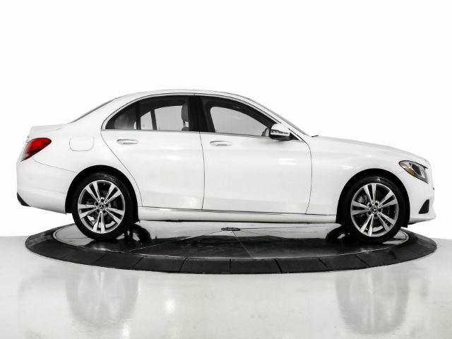 Photo 4 VIN: WDDWF4KB7JR405287 - MERCEDES-BENZ C-CLASS 