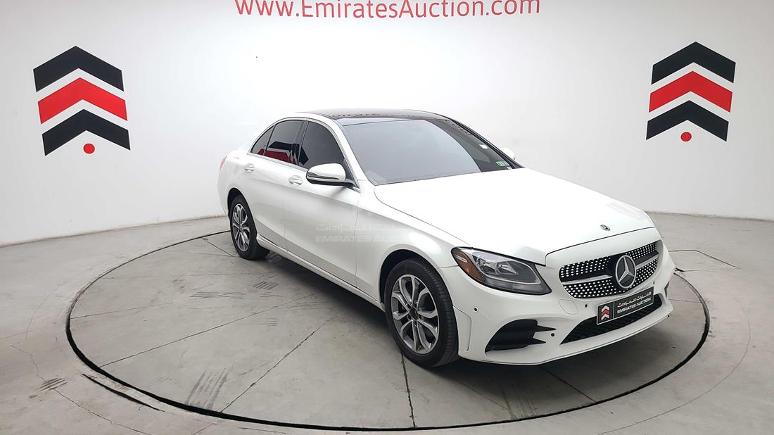 Photo 10 VIN: WDDWF4KB8JR338375 - MERCEDES C 300 