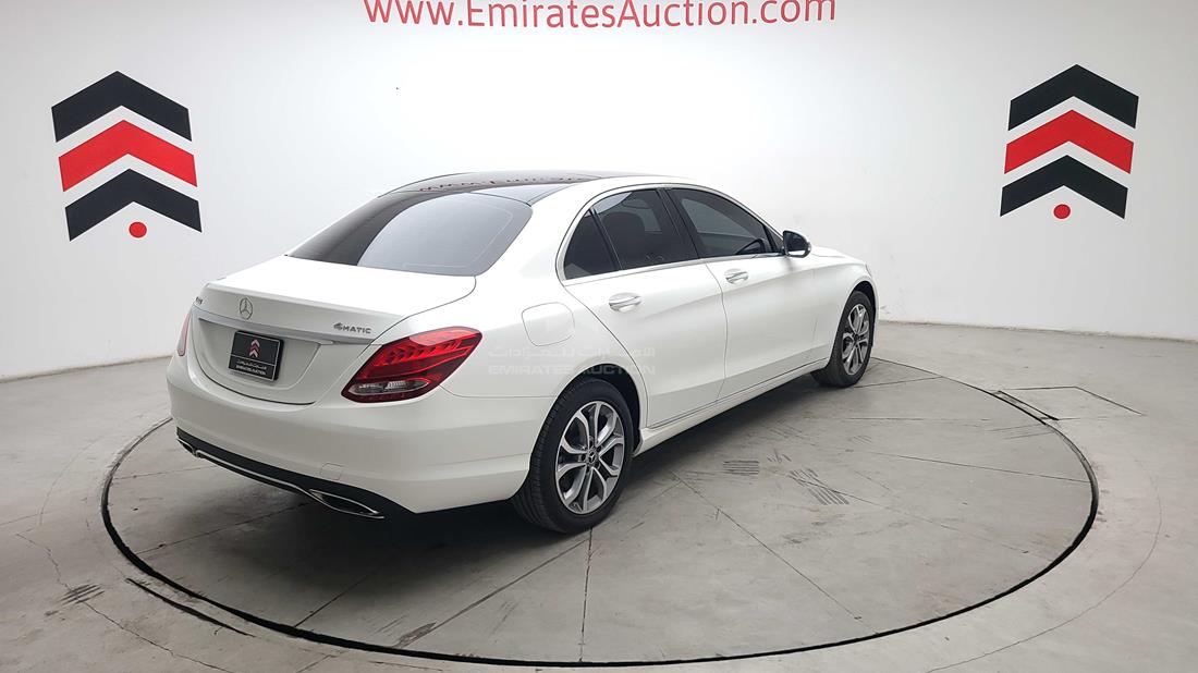 Photo 9 VIN: WDDWF4KB8JR338375 - MERCEDES C 300 