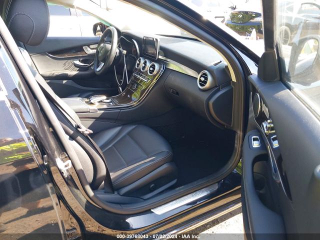 Photo 4 VIN: WDDWF4KBXGR137568 - MERCEDES-BENZ C 300 