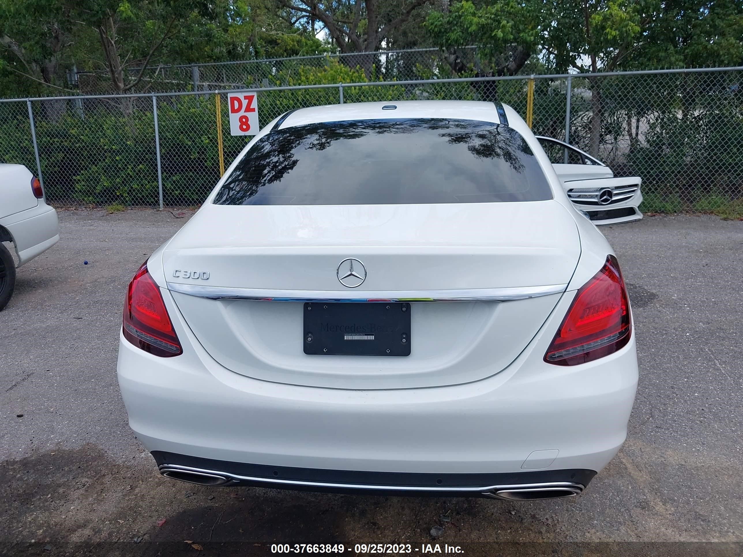 Photo 16 VIN: WDDWF8DB9LR527821 - MERCEDES-BENZ C-KLASSE 