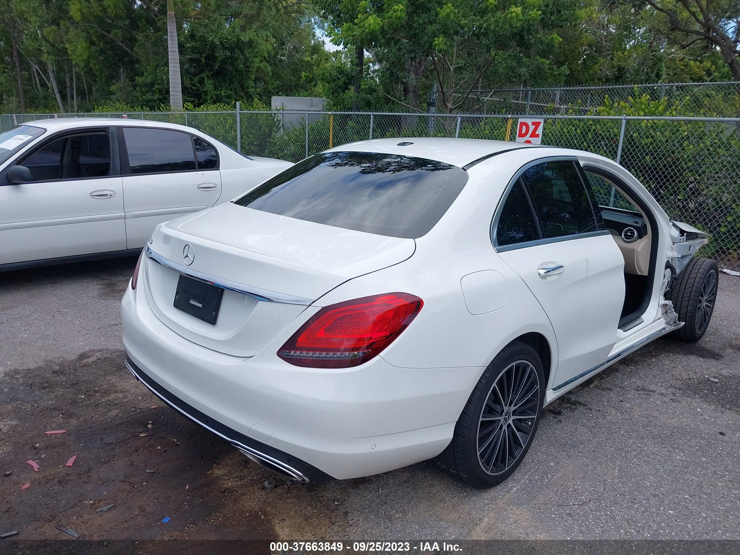 Photo 3 VIN: WDDWF8DB9LR527821 - MERCEDES-BENZ C-KLASSE 