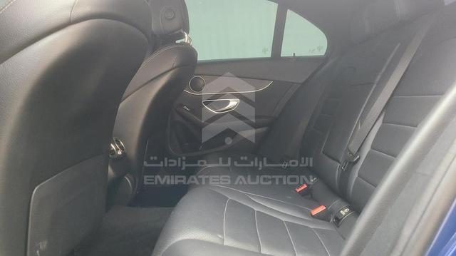 Photo 30 VIN: WDDWF8DB9LR558180 - MERCEDES C 300 