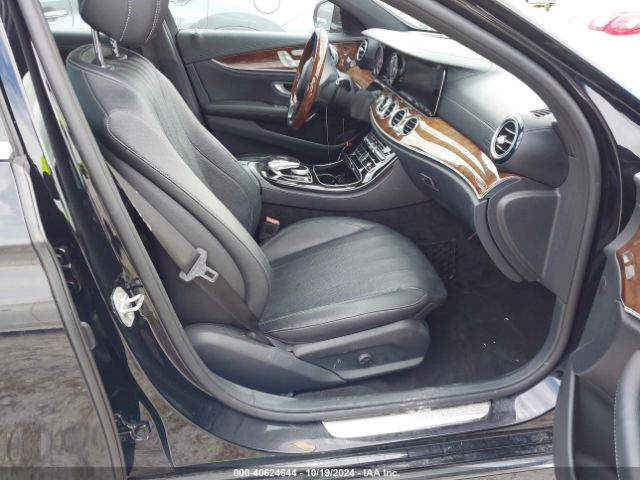 Photo 4 VIN: WDDZF4JB0HA068811 - MERCEDES-BENZ E-CLASS 