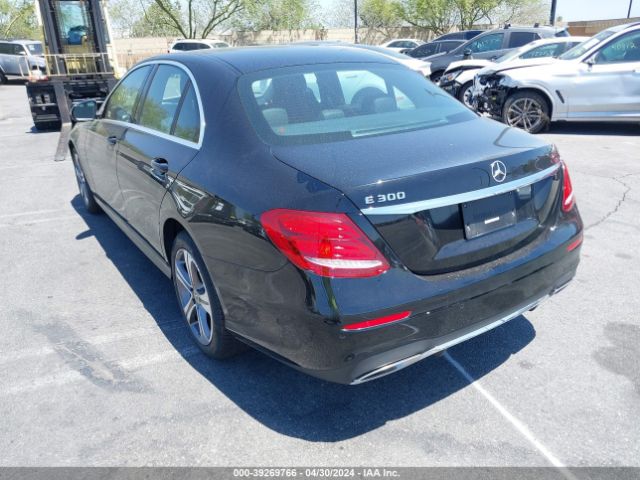 Photo 2 VIN: WDDZF4JB0JA376471 - MERCEDES-BENZ E 