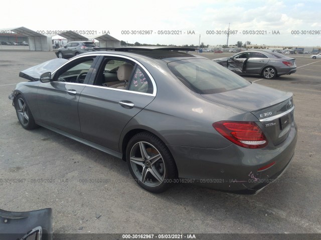 Photo 2 VIN: WDDZF4JB1JA373496 - MERCEDES-BENZ E-CLASS 