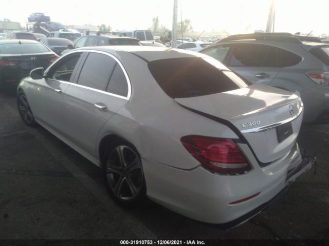 Photo 2 VIN: WDDZF4JB1JA389181 - MERCEDES-BENZ E-CLASS 