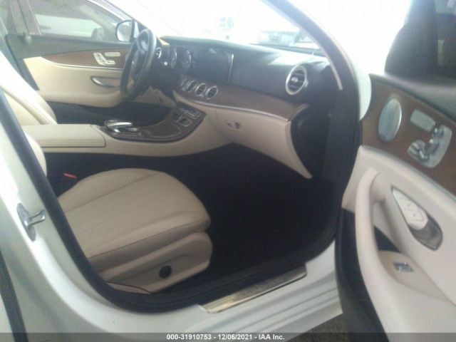 Photo 4 VIN: WDDZF4JB1JA389181 - MERCEDES-BENZ E-CLASS 