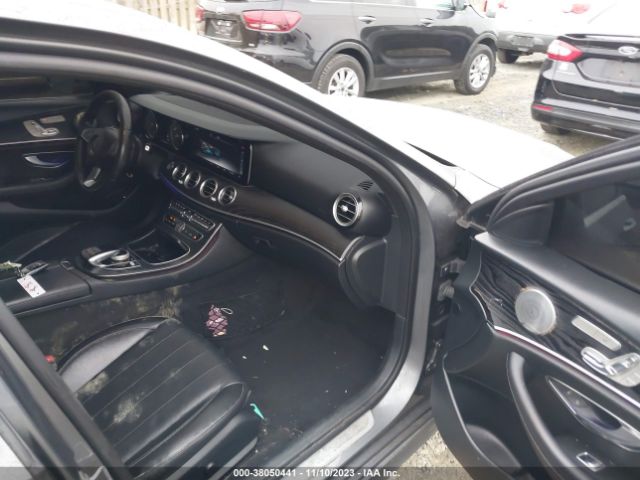 Photo 4 VIN: WDDZF4JB2JA300332 - MERCEDES-BENZ E 300 