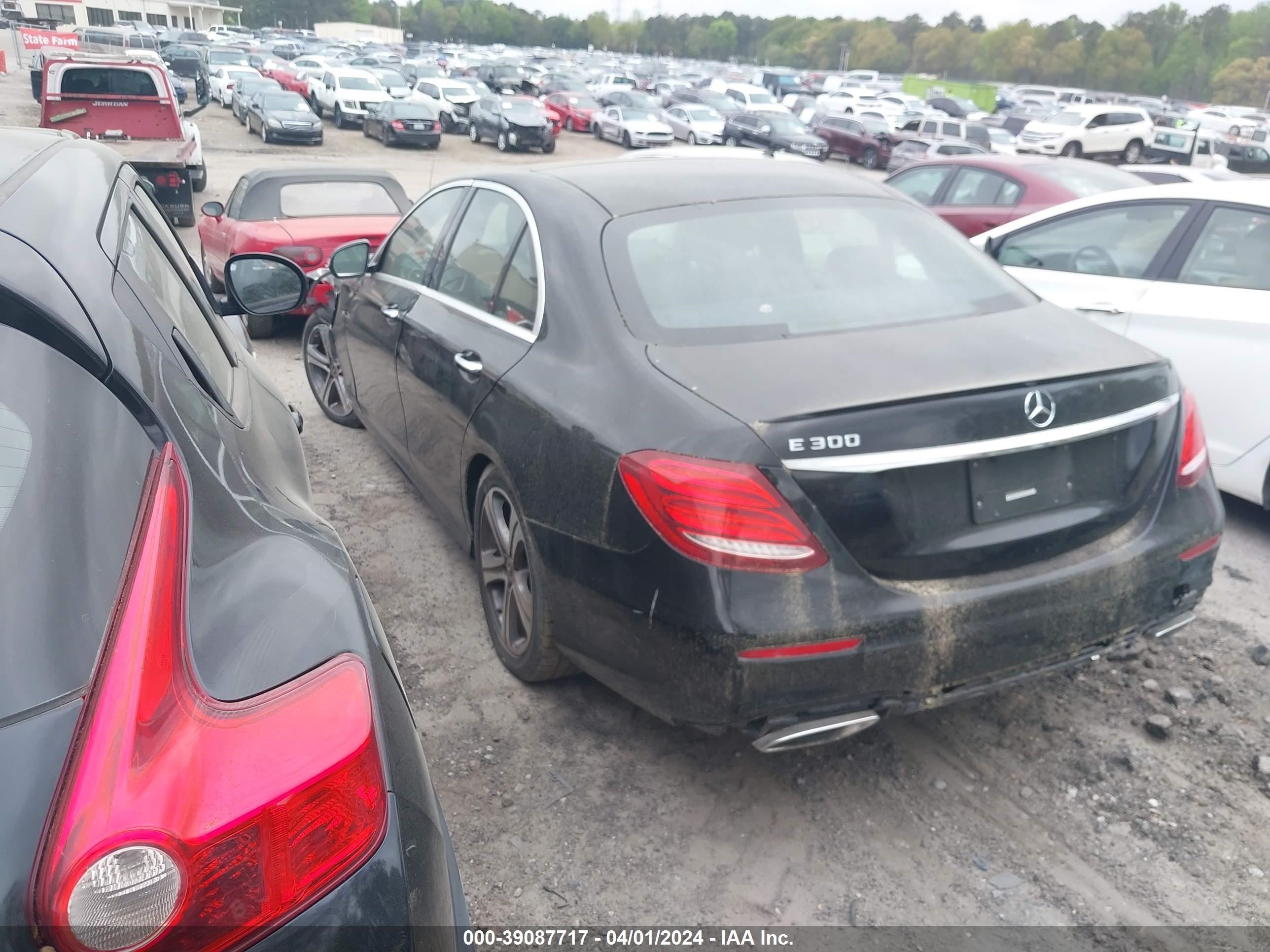 Photo 13 VIN: WDDZF4JB2JA381607 - MERCEDES-BENZ NULL 