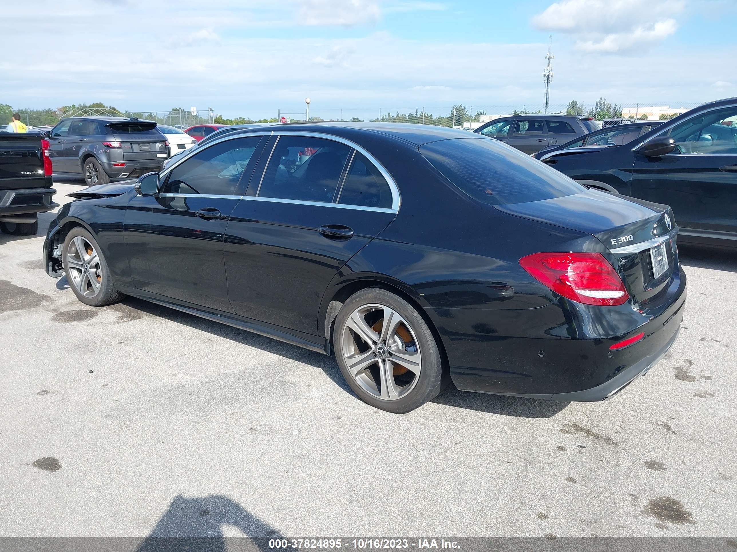 Photo 2 VIN: WDDZF4JB3JA293200 - MERCEDES-BENZ E-KLASSE 