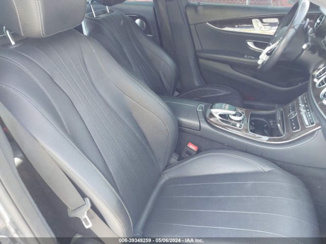 Photo 4 VIN: WDDZF4JB3KA525893 - MERCEDES-BENZ E 300 