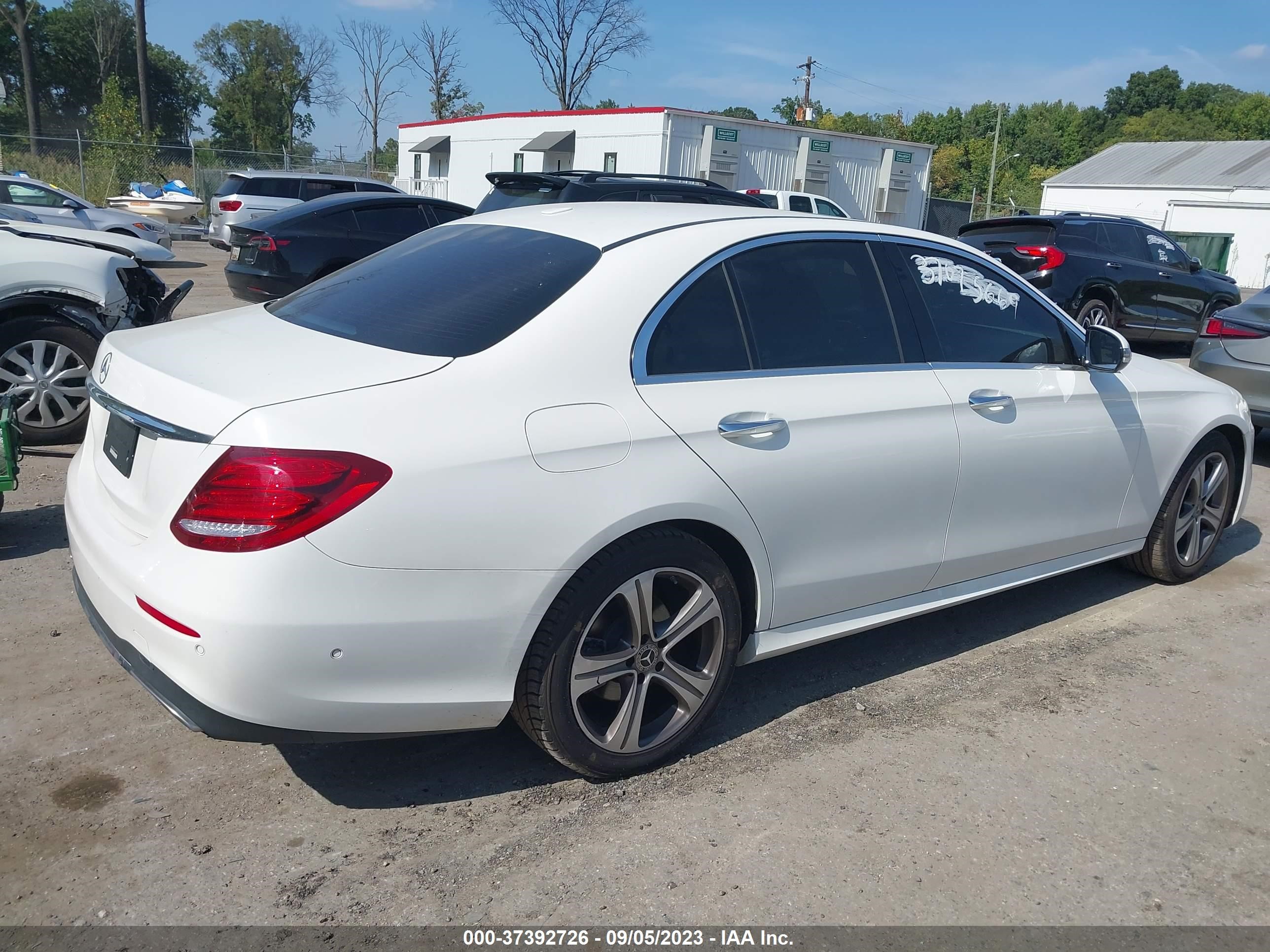 Photo 3 VIN: WDDZF4JB3KA633379 - MERCEDES-BENZ E-KLASSE 