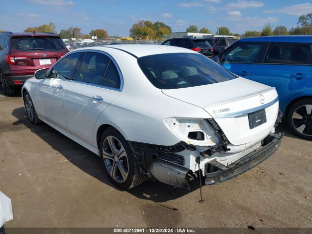 Photo 2 VIN: WDDZF4JB4HA157233 - MERCEDES-BENZ E-CLASS 