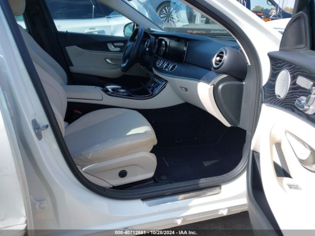 Photo 4 VIN: WDDZF4JB4HA157233 - MERCEDES-BENZ E-CLASS 