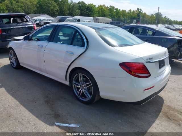 Photo 2 VIN: WDDZF4JB4JA442214 - MERCEDES-BENZ E-CLASS 