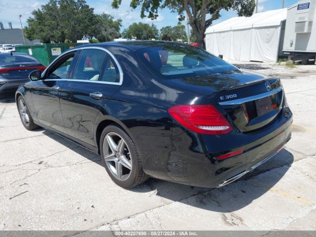 Photo 2 VIN: WDDZF4JB4KA513221 - MERCEDES-BENZ E-CLASS 