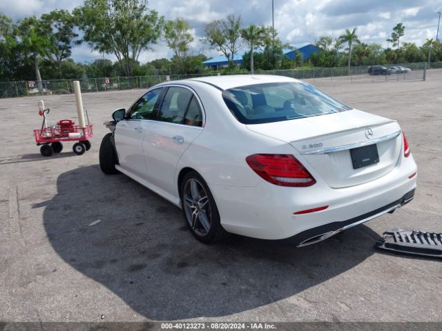 Photo 2 VIN: WDDZF4JB4KA582233 - MERCEDES-BENZ E-CLASS 