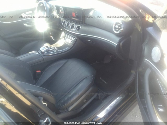 Photo 4 VIN: WDDZF4JB5JA427365 - MERCEDES-BENZ E-CLASS 