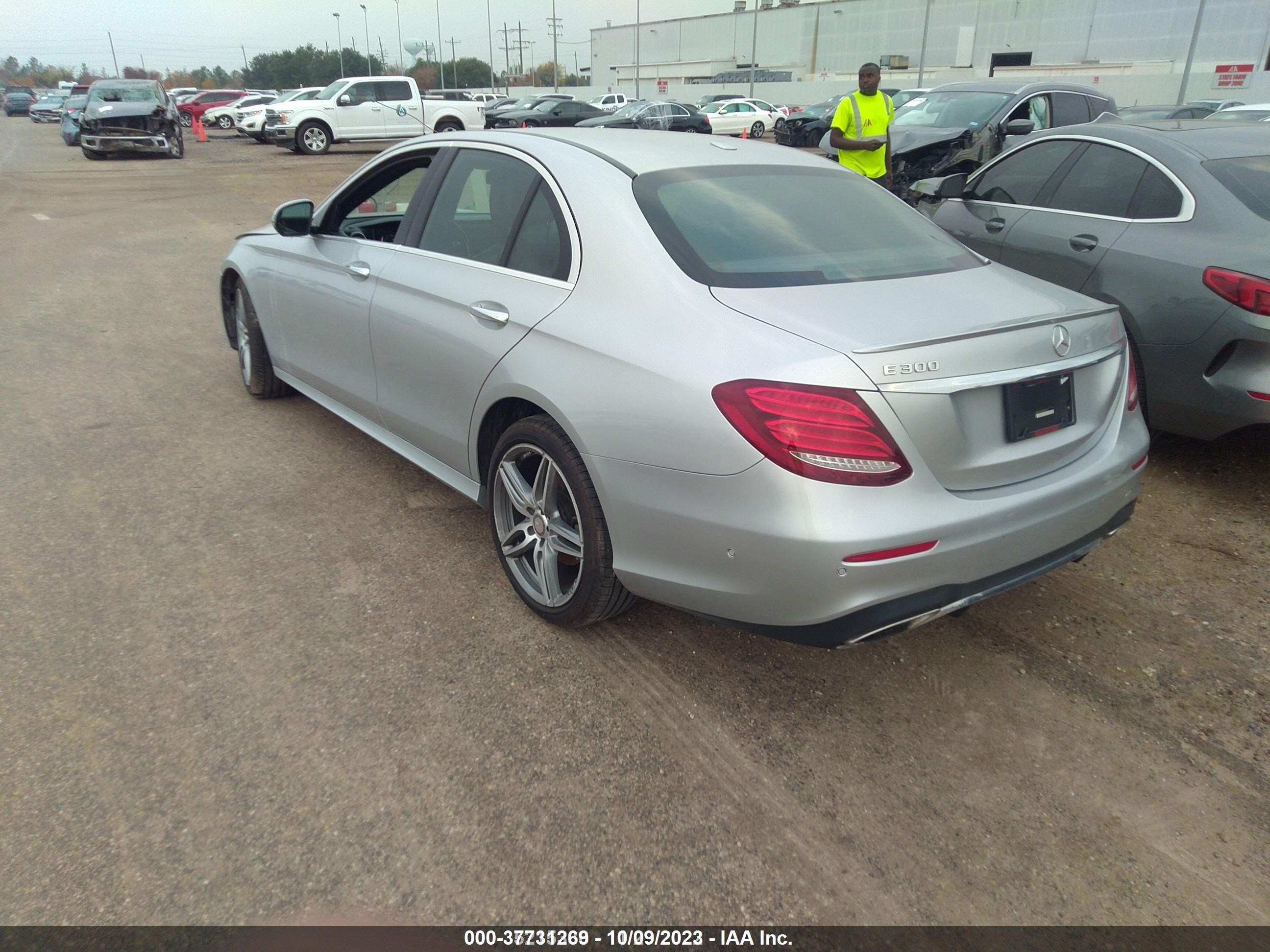 Photo 2 VIN: WDDZF4JB7HA048121 - MERCEDES-BENZ E-KLASSE 