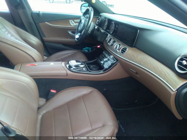 Photo 4 VIN: WDDZF4JB7HA133167 - MERCEDES-BENZ E 300 