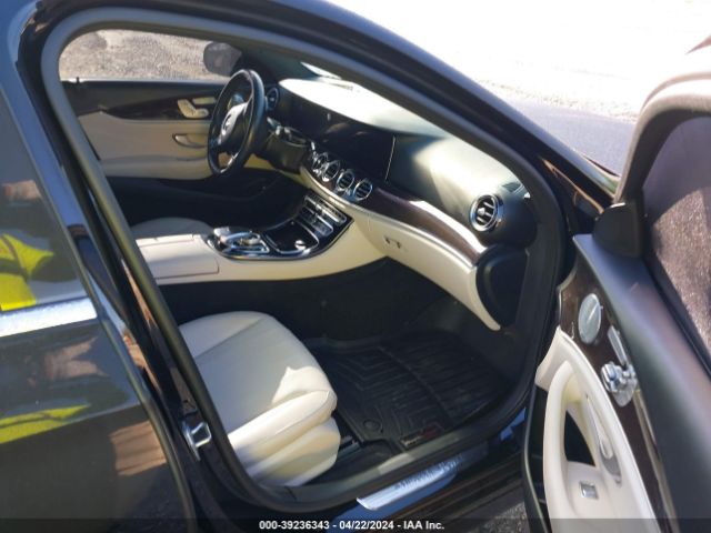 Photo 4 VIN: WDDZF4JB7HA285918 - MERCEDES-BENZ E 