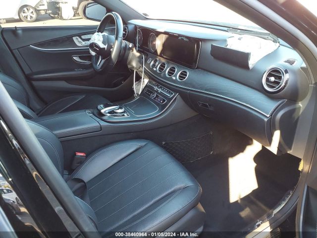 Photo 4 VIN: WDDZF4JB7KA599401 - MERCEDES-BENZ E 300 