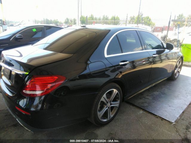 Photo 3 VIN: WDDZF4JB8HA059211 - MERCEDES-BENZ E-CLASS 