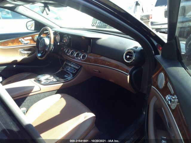 Photo 4 VIN: WDDZF4JB8HA060505 - MERCEDES-BENZ E-CLASS 