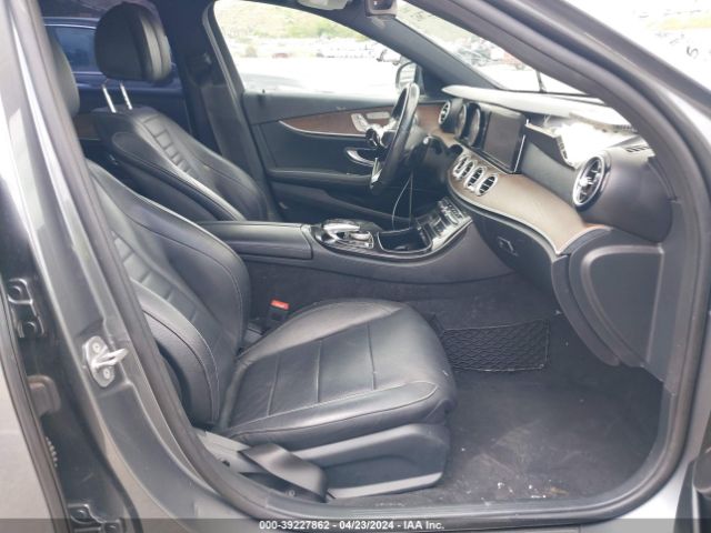 Photo 4 VIN: WDDZF4JB8HA160054 - MERCEDES-BENZ E 300 