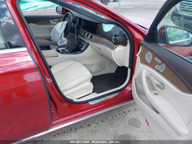 Photo 4 VIN: WDDZF4JB8HA179381 - MERCEDES-BENZ E 300 