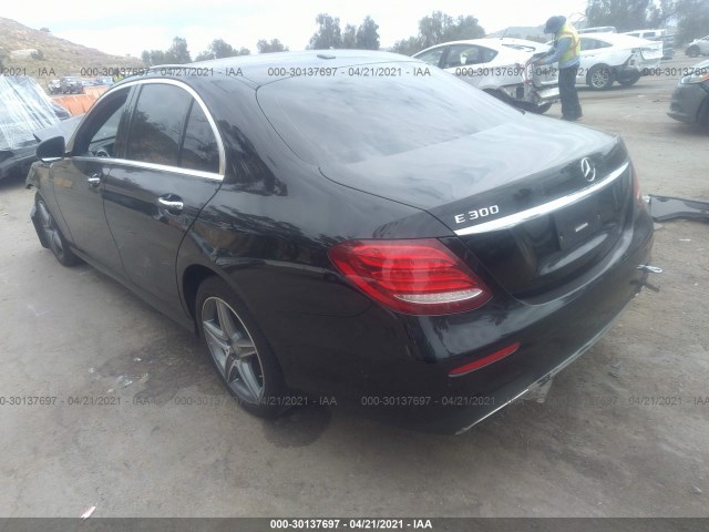 Photo 2 VIN: WDDZF4JBXHA042703 - MERCEDES-BENZ E-CLASS 