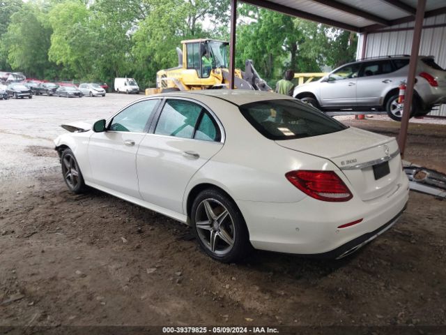 Photo 2 VIN: WDDZF4JBXHA183416 - MERCEDES-BENZ E 