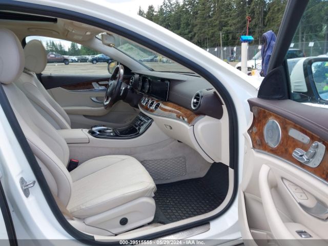 Photo 4 VIN: WDDZF4JBXHA255960 - MERCEDES-BENZ E-CLASS 