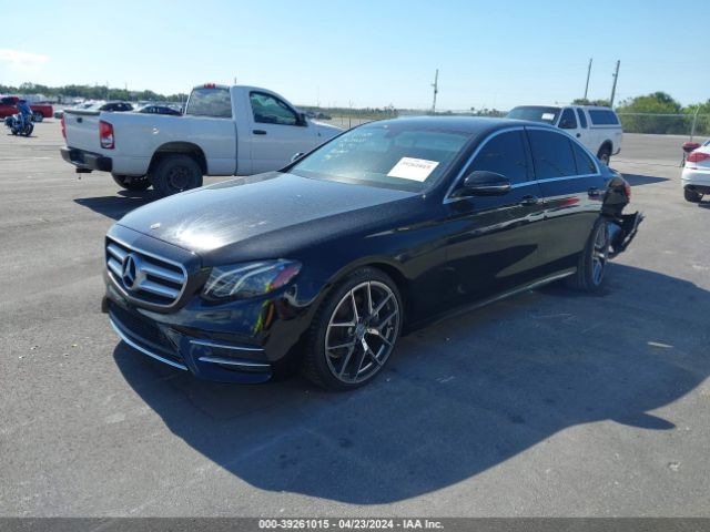 Photo 1 VIN: WDDZF4JBXJA300594 - MERCEDES-BENZ E 