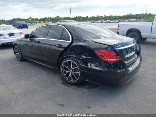 Photo 2 VIN: WDDZF4JBXJA300594 - MERCEDES-BENZ E 