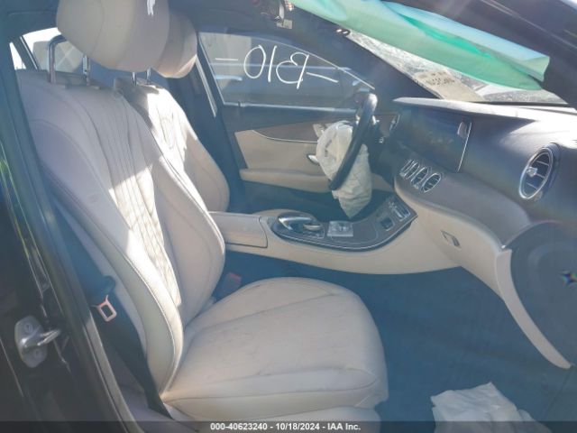 Photo 4 VIN: WDDZF4JBXJA334261 - MERCEDES-BENZ E-CLASS 