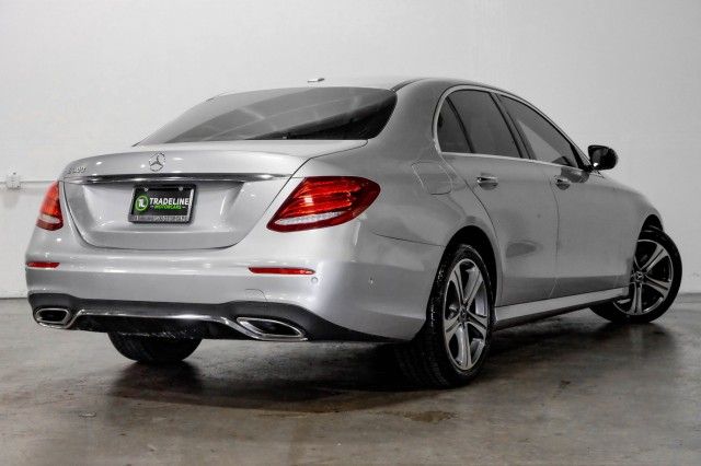 Photo 4 VIN: WDDZF4JBXJA430987 - MERCEDES-BENZ E-CLASS 