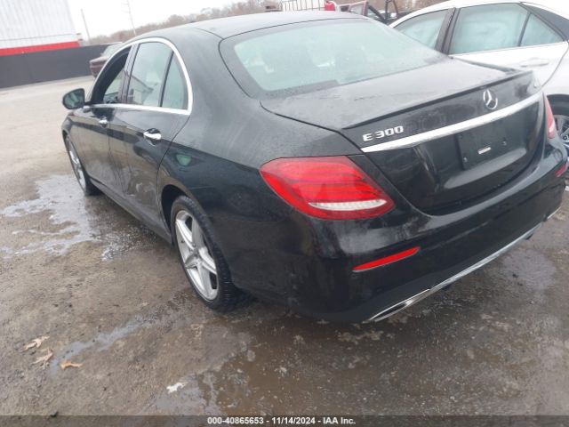 Photo 2 VIN: WDDZF4KB0JA337555 - MERCEDES-BENZ E-CLASS 