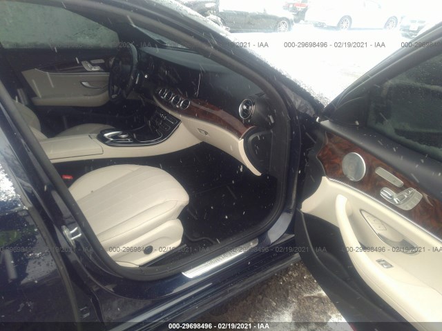 Photo 4 VIN: WDDZF4KB1HA217256 - MERCEDES-BENZ E-CLASS 