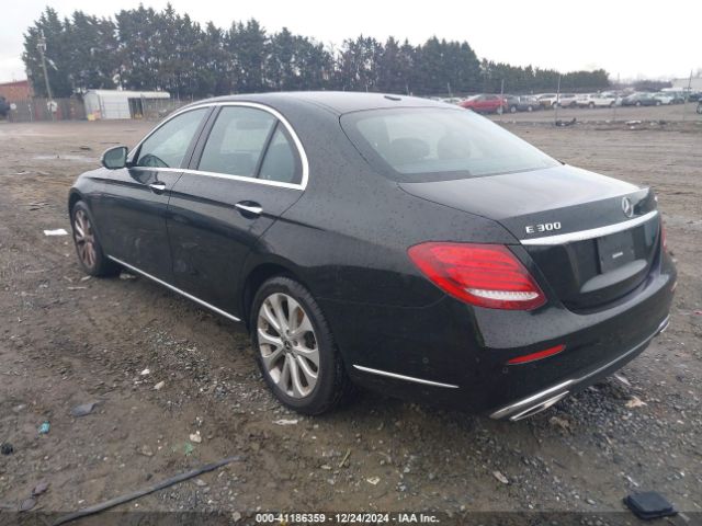 Photo 2 VIN: WDDZF4KB2HA226841 - MERCEDES-BENZ E-CLASS 