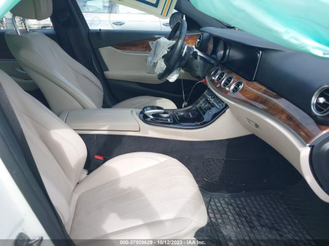 Photo 4 VIN: WDDZF4KB4HA179151 - MERCEDES-BENZ E 300 