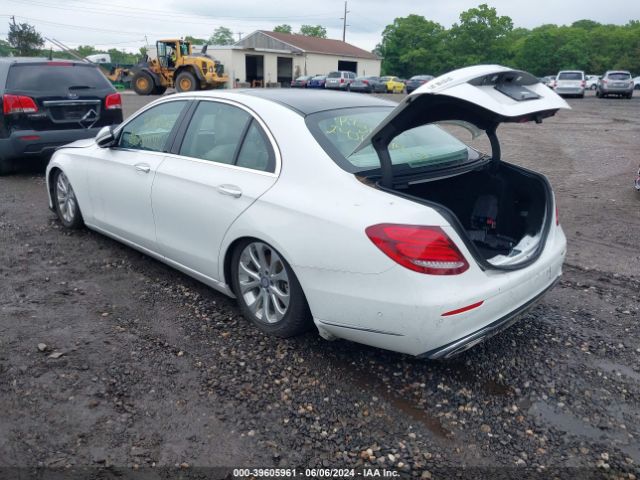 Photo 2 VIN: WDDZF4KB5HA088499 - MERCEDES-BENZ E-CLASS 